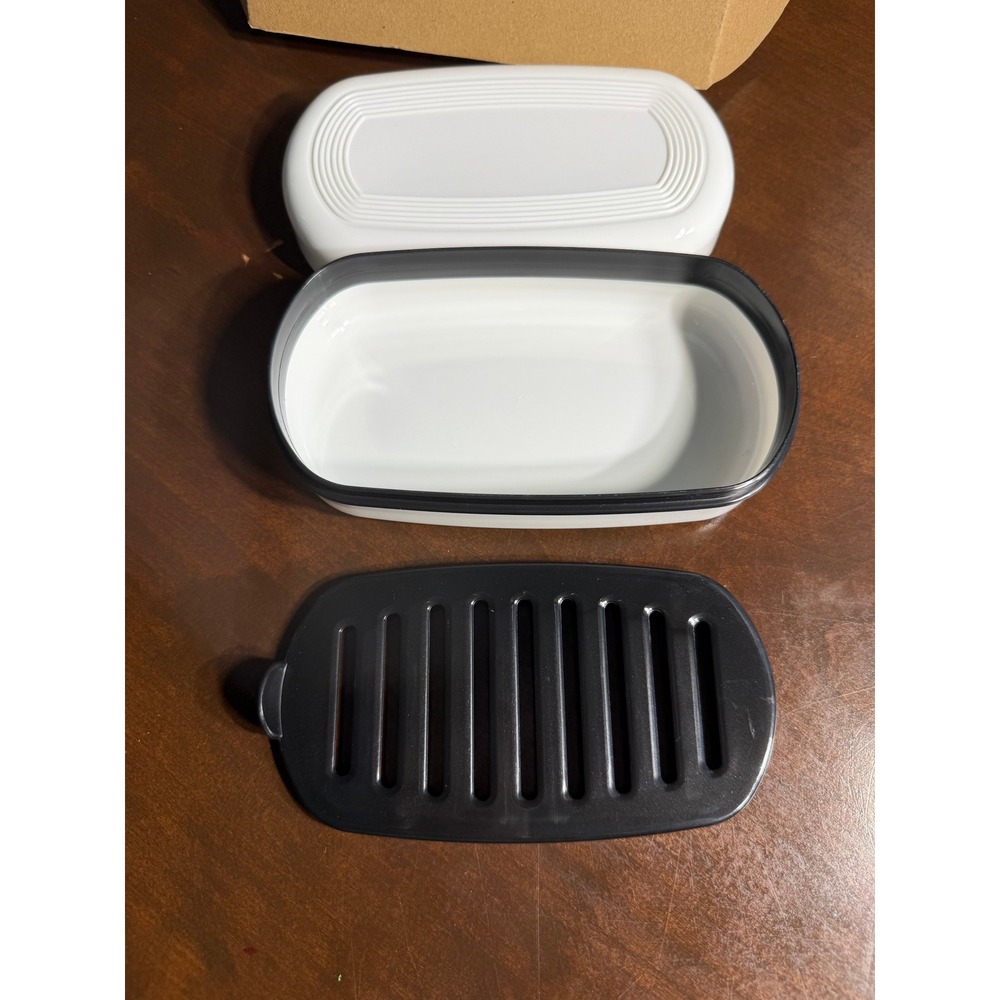 Modern White and Black Oval Soap Dish‎ with Drainage Tray and Lid Minimalist Set